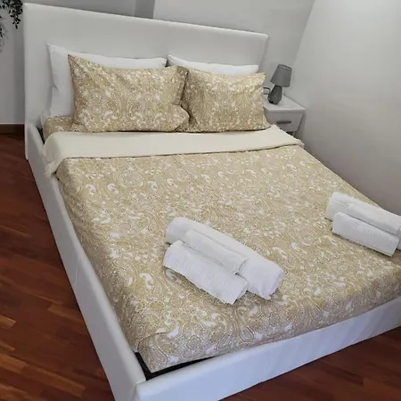 Lägenhet Casa Hanna Intra